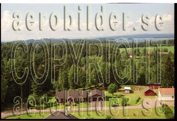 FFF 98-8906, #35. FFF 98-8906_0035 (Uppges vid kontakt med Svenska Aero-Bilder AB)