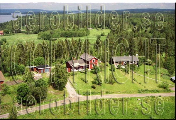 FFF 98-8907, #32. FFF 98-8907_0032 (Uppges vid kontakt med Svenska Aero-Bilder AB)