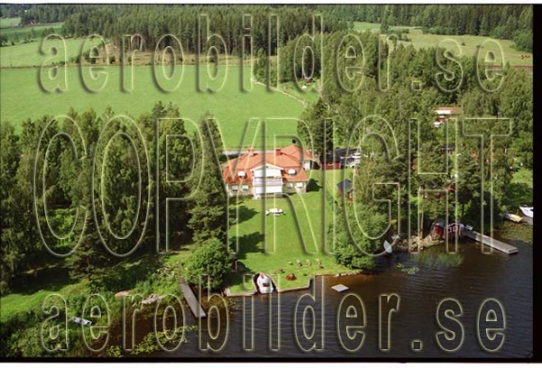 FFF 98-8915, #32. FFF 98-8915_0032 (Uppges vid kontakt med Svenska Aero-Bilder AB)