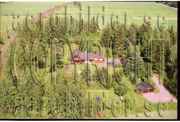 FFF 98-8916, #3. FFF 98-8916_0003 (Uppges vid kontakt med Svenska Aero-Bilder AB)