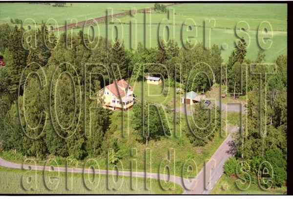 FFF 98-8916, #4. FFF 98-8916_0004 (Uppges vid kontakt med Svenska Aero-Bilder AB)