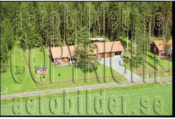 FFF 98-8916, #11. FFF 98-8916_0011 (Uppges vid kontakt med Svenska Aero-Bilder AB)