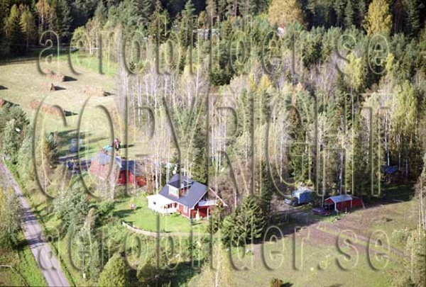 FFKV 98-672, #32. FFKV 98-672_032 (Uppges vid kontakt med Svenska Aero-Bilder AB)
